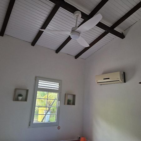 Bungalows Corail, F3 Avec Piscine A Sainte Luce Extérieur photo